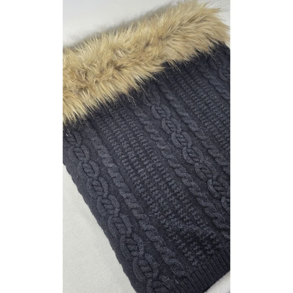 The New Beautiful Faux Fur Collar Black / Brown Scarf. Fashionable & Lightweight